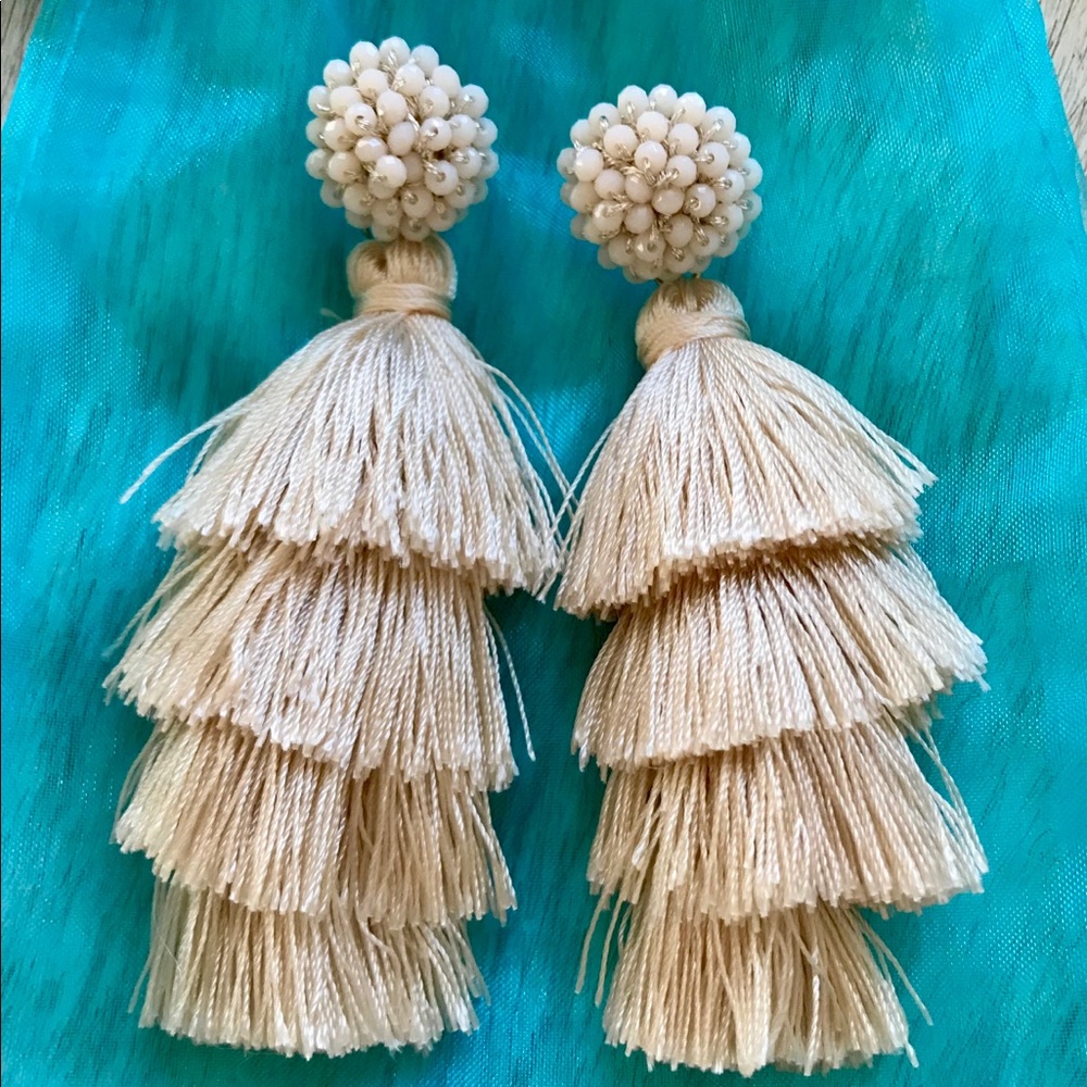 ⚜️Cream Beaded Tassel Earrings